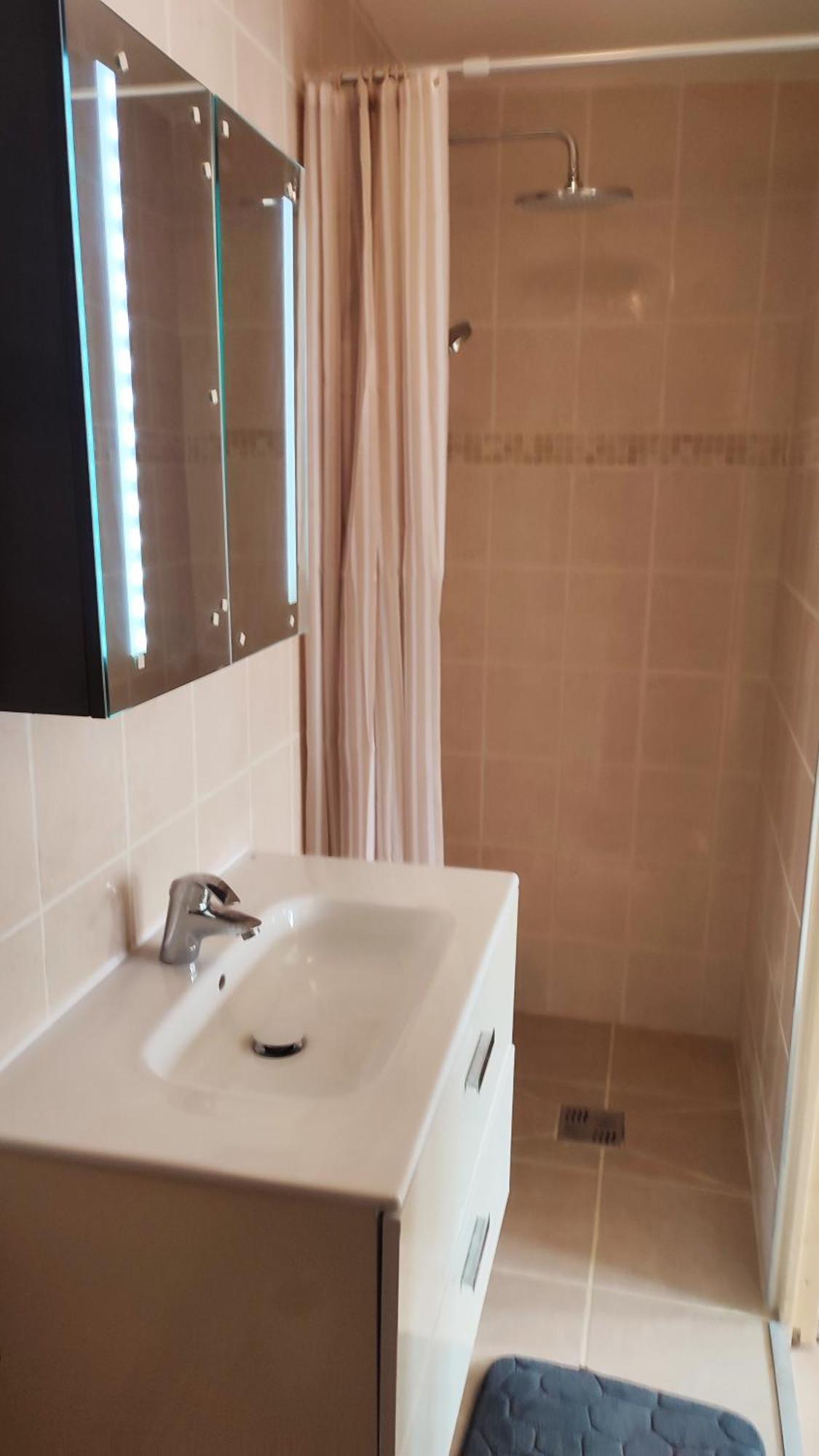 Appartement Pour Deux Personnes La Courneuve
